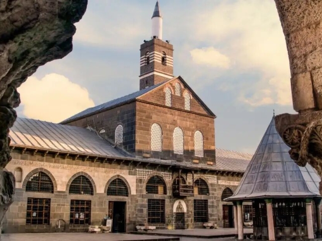 İkonik Gap Turu|3 Gece Konaklamalı Uçaklı İstanbul Çıkışlı