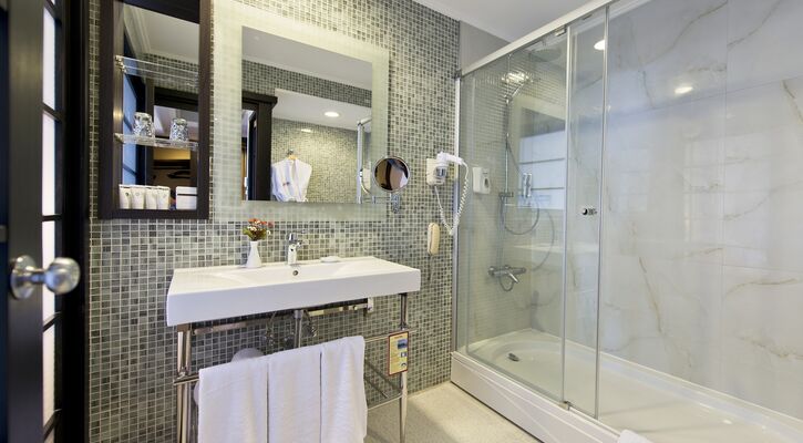 Limak Lara Deluxe Hotel & Resort