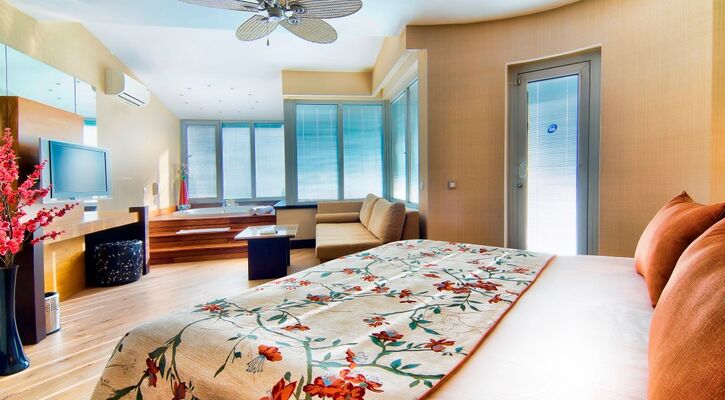 Limak Lara Deluxe Hotel & Resort