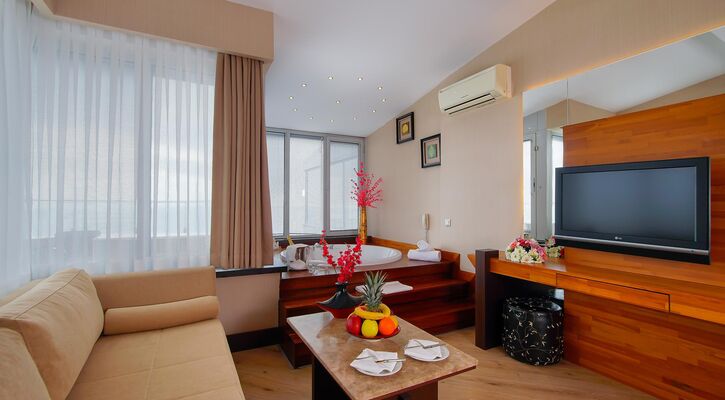 Limak Lara Deluxe Hotel & Resort