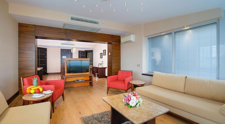 Limak Lara Deluxe Hotel & Resort