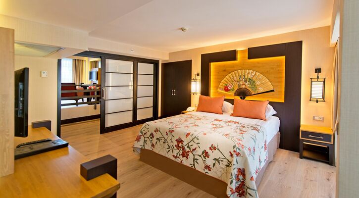 Limak Lara Deluxe Hotel & Resort
