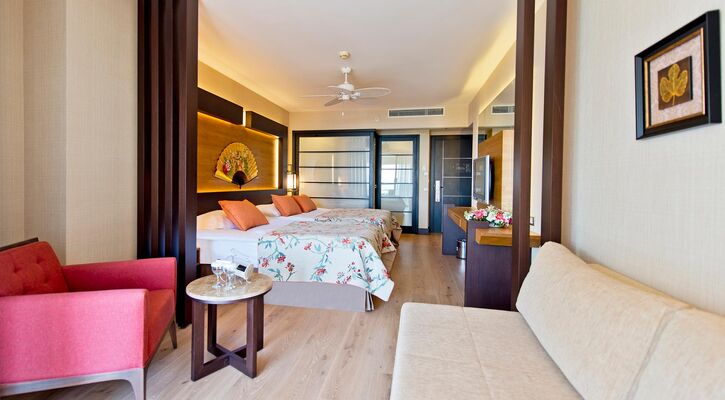 Limak Lara Deluxe Hotel & Resort