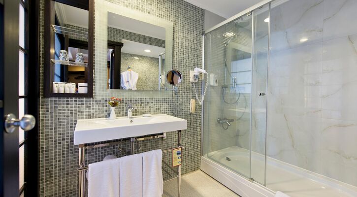 Limak Lara Deluxe Hotel & Resort