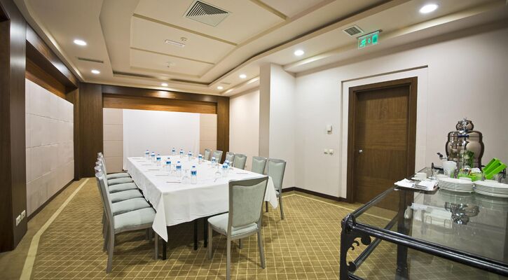Limak Lara Deluxe Hotel & Resort