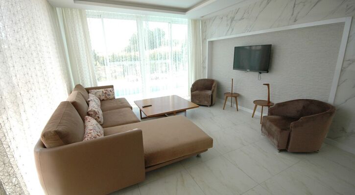 Aydın Kuşadasında 4 Yatak Odalı 8 Kişilik Villa