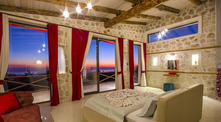 Kalkan İslamlar Köyünde 1+1 Lüks Balayı Villası