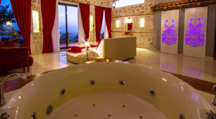 Kalkan İslamlar Köyünde 1+1 Lüks Balayı Villası