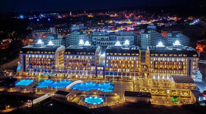 Diamond De Luxe Hotel Resort & Spa
