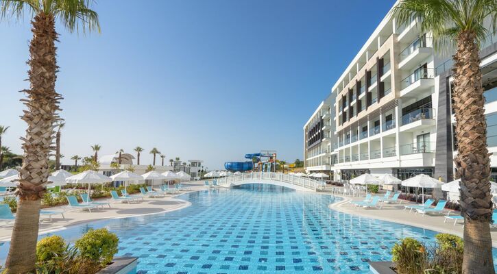 Diamond De Luxe Hotel Resort & Spa