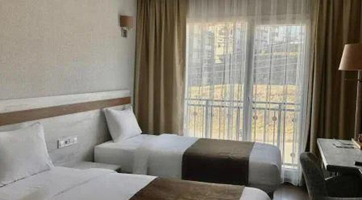 Kanyonvadi Hotel
