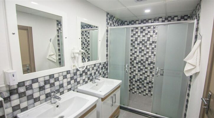 Staron Hotel
