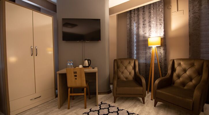 Staron Hotel