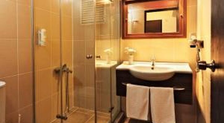 Ustun Otel Alsancak