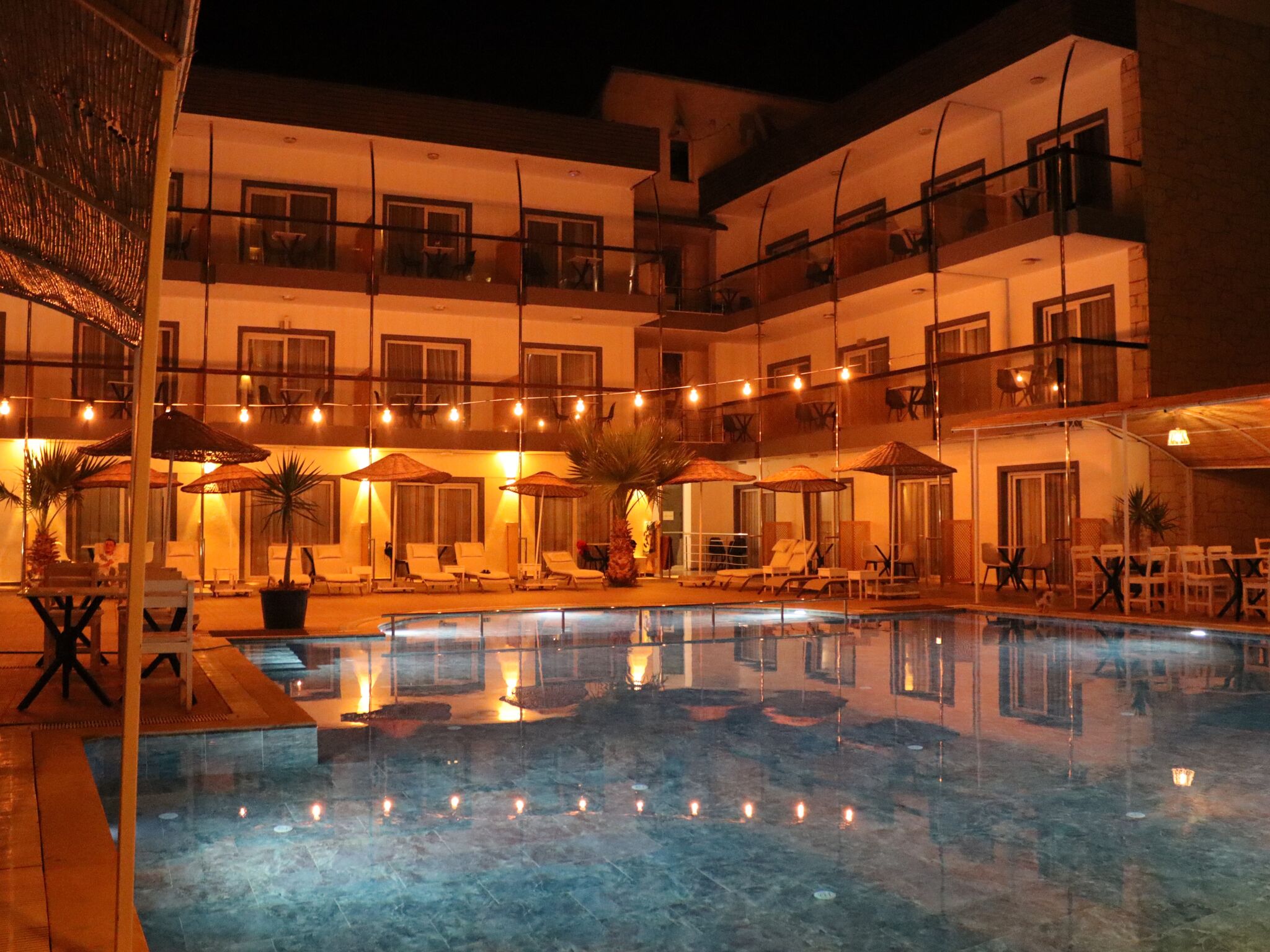 Mos Otel Çeşme