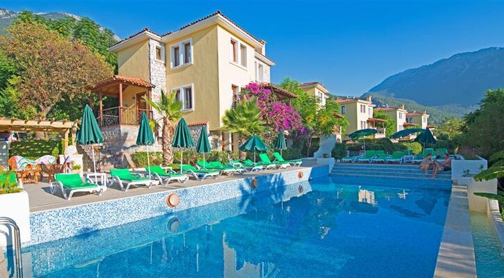 Perdikia Hill & Family Hotel