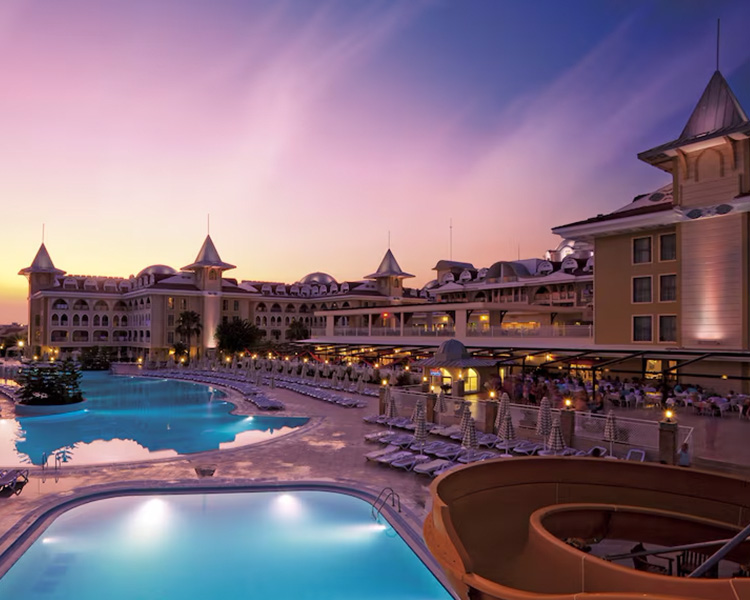 Side Star Resort