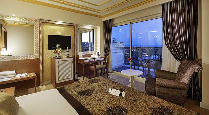 Crystal Palace Luxury Resort & Spa