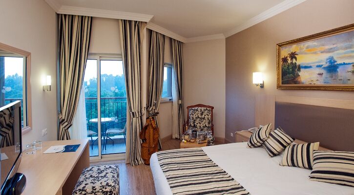 Crystal Tat Beach Golf Resort & Spa