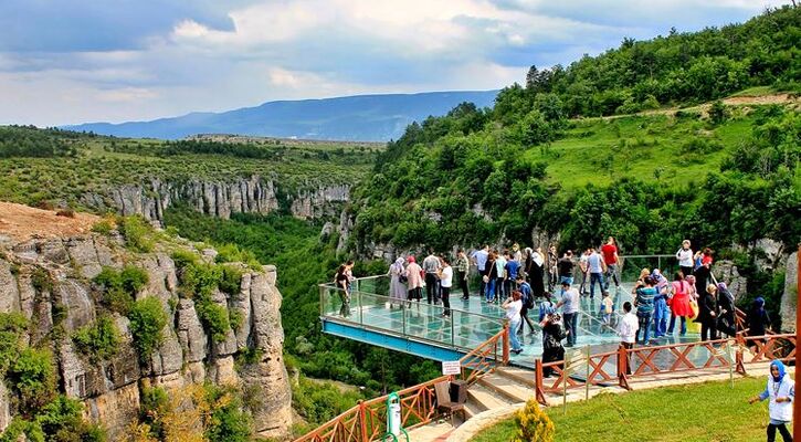 MAŞUKİYE CAM TERAS ORMANYA HOBBİT EVLERİ SAPANCA GÖLÜ
