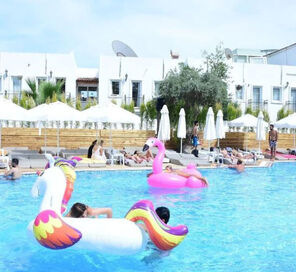 Sapphire Beach Club Hotel 3 Gece 4 Gün